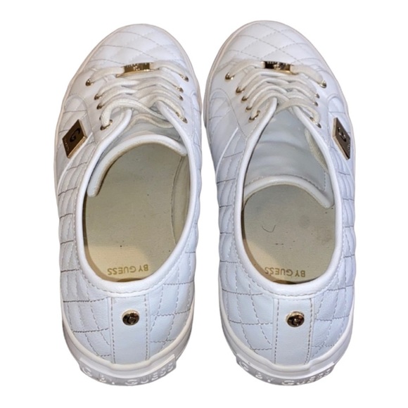 𝅺GUESS Women’s Quilted Faux Vegan Leather Lace Up Sneakers with Gold Trim 9.5 - Picture 4 of 8